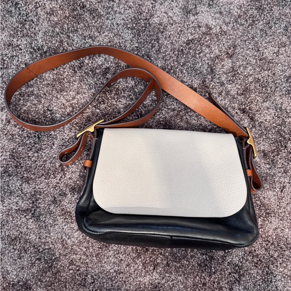 Fossil Black and White Crossbody Bag with Strap